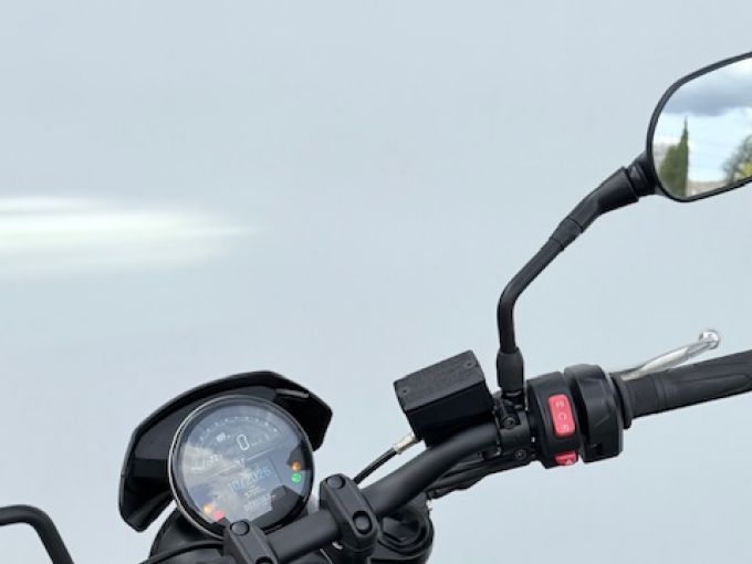 TRIUMPH TRIDENT 660 4