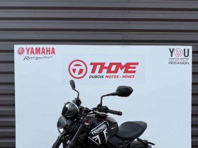 TRIUMPH TRIDENT 660 4