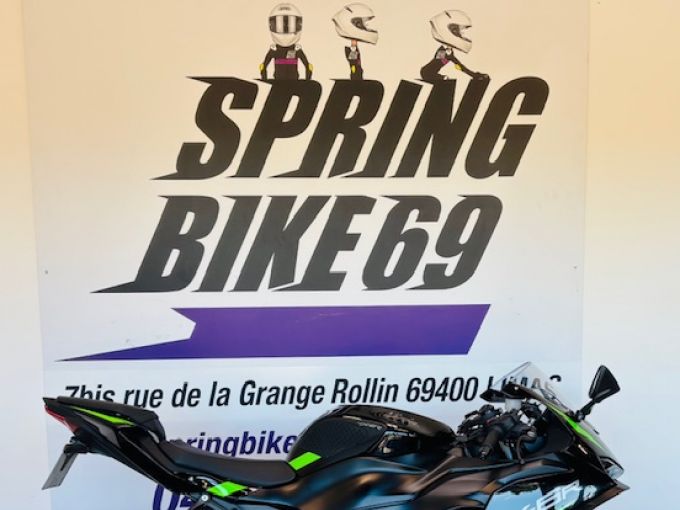 KAWASAKI ZX-6R 636 4
