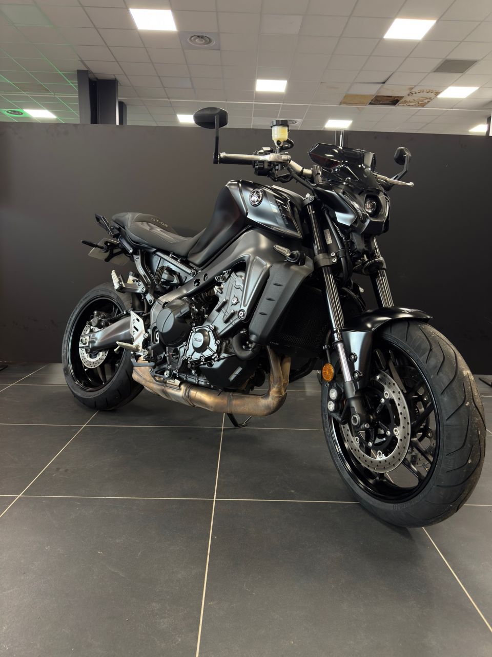 YAMAHA MT-09 4