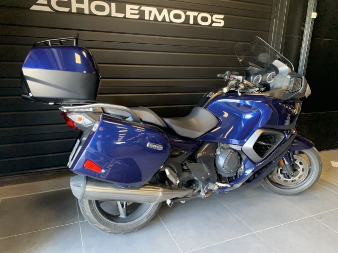 TRIUMPH TROPHY 1200 4