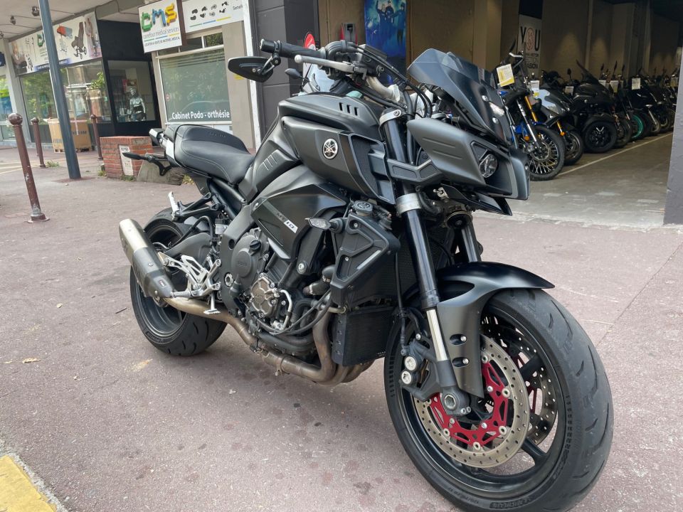 YAMAHA MT-10 4