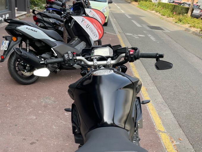 YAMAHA MT 10 4