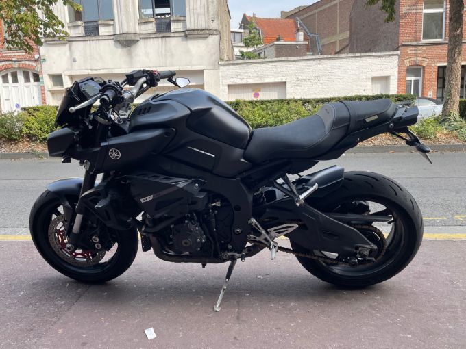 YAMAHA MT 10 4