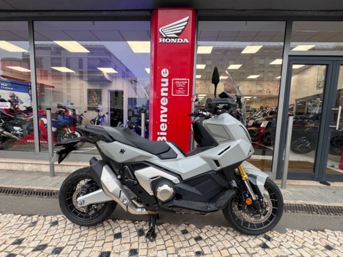 HONDA X-ADV 750 4