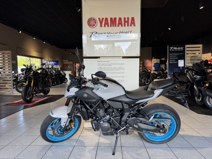 YAMAHA MT-07 (47.5CV) 4