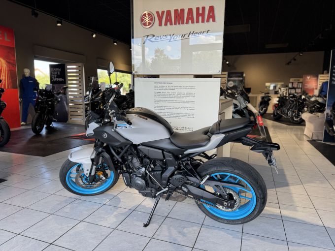 YAMAHA MT-07 (47.5CV) 4