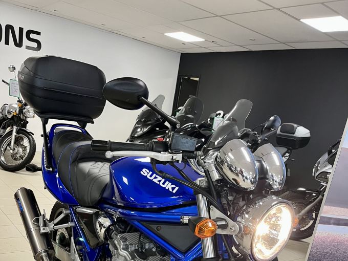 SUZUKI GSF 600 BANDIT 4