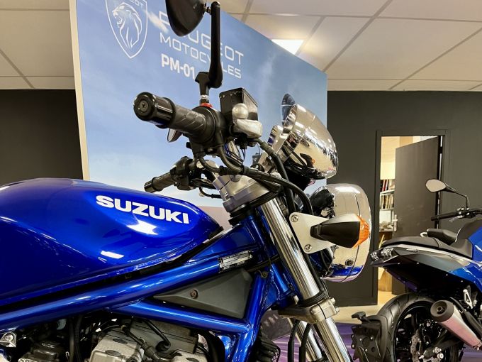 SUZUKI GSF 600 BANDIT 4
