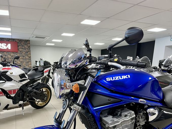 SUZUKI GSF 600 BANDIT 4