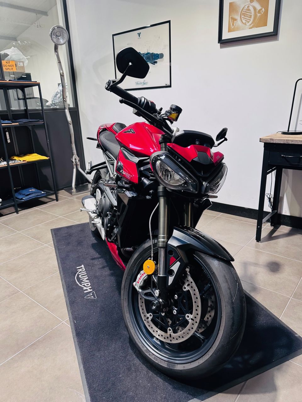 TRIUMPH STREET TRIPLE 765 RS 4