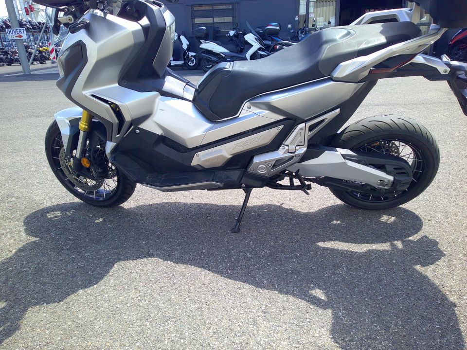 HONDA X-ADV 4