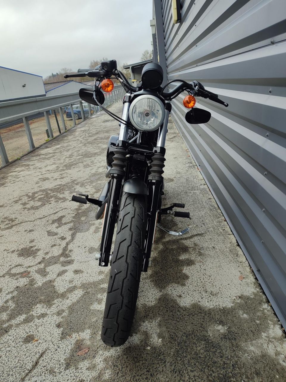 HARLEY-DAVIDSON SPORTSTER IRON 883 ABS 4