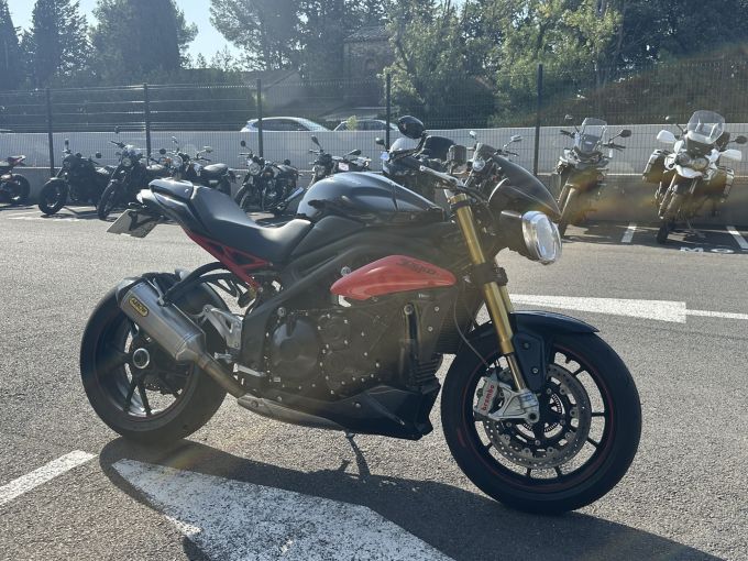 TRIUMPH SPEED TRIPLE 1050 R 4
