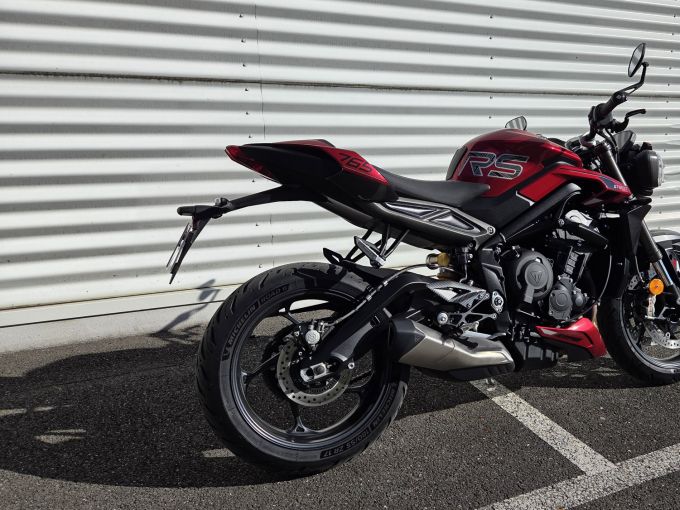 TRIUMPH STREET TRIPLE 765 RS 4