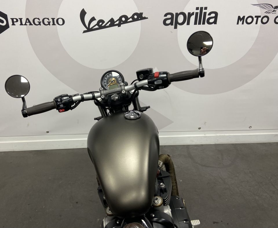 TRIUMPH Bonneville Bobber 1200 4