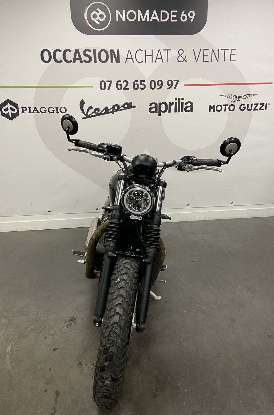 TRIUMPH Bonneville Bobber 1200 4