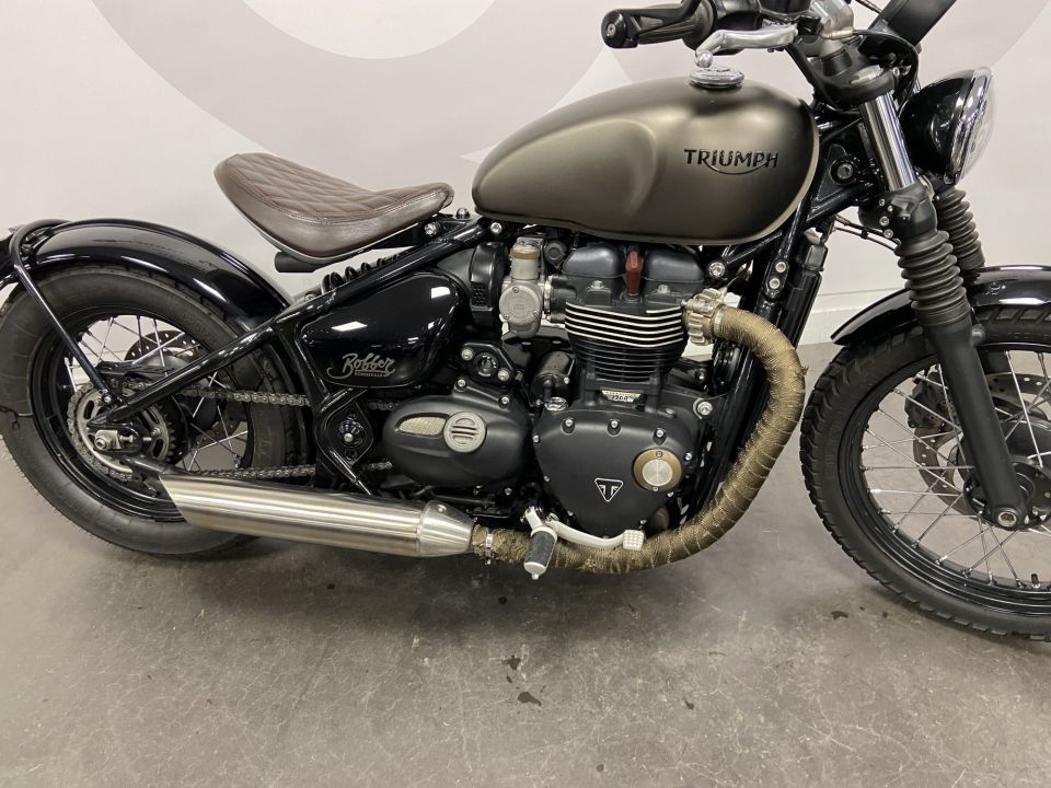TRIUMPH Bonneville Bobber 1200 4