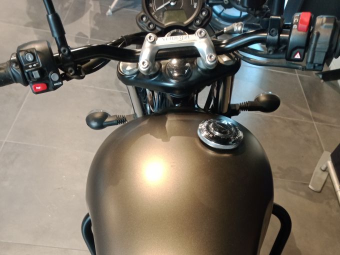TRIUMPH STREET TWIN  900 4