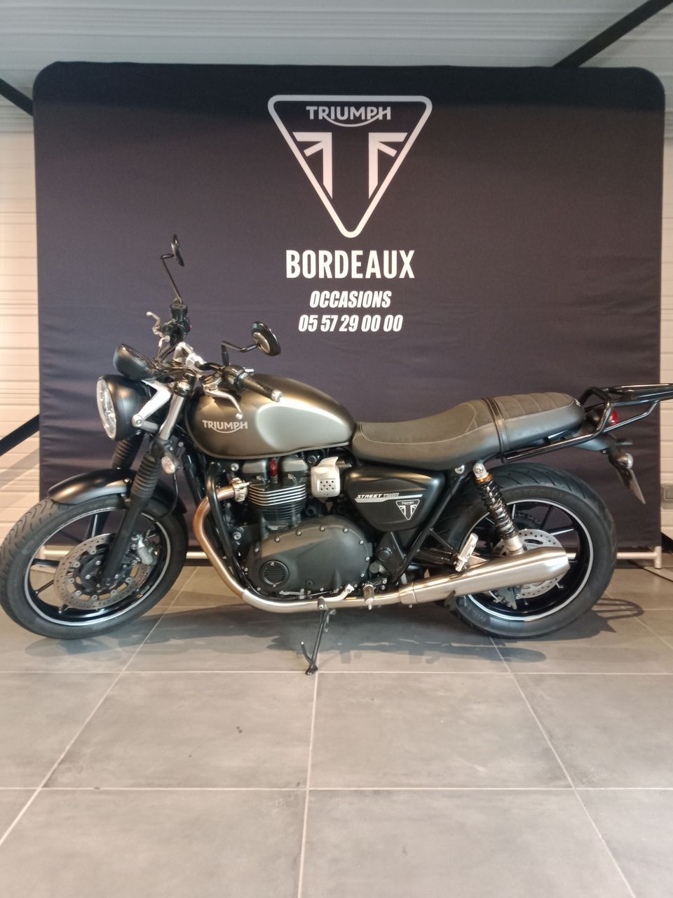 TRIUMPH STREET TWIN  900 4