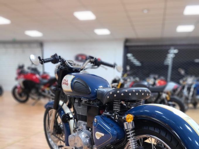 ROYAL ENFIELD BULLET 500 CLASSIC 4