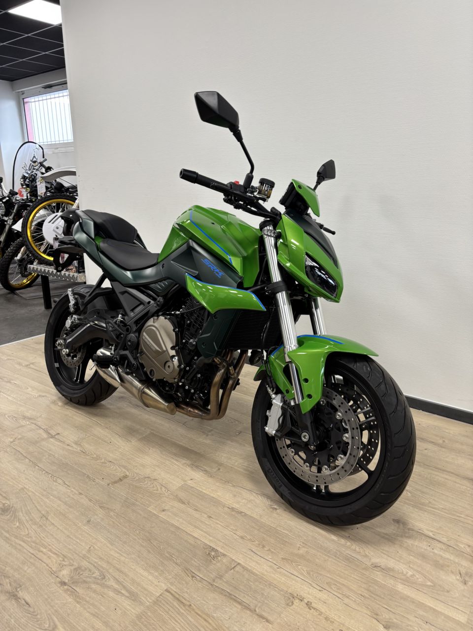 QJ MOTOR QJ MOTOR SRK 700 4