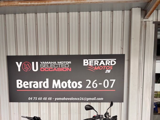 YAMAHA MT-07 Y-AMT 4
