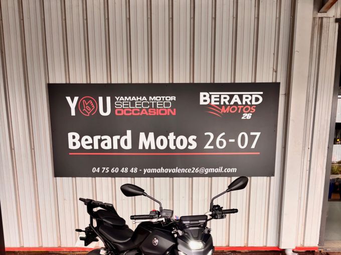 YAMAHA MT-07 Y-AMT 4