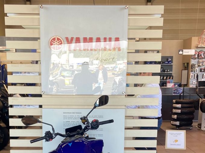 YAMAHA MT-09 4