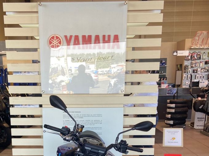 YAMAHA MT-09 4