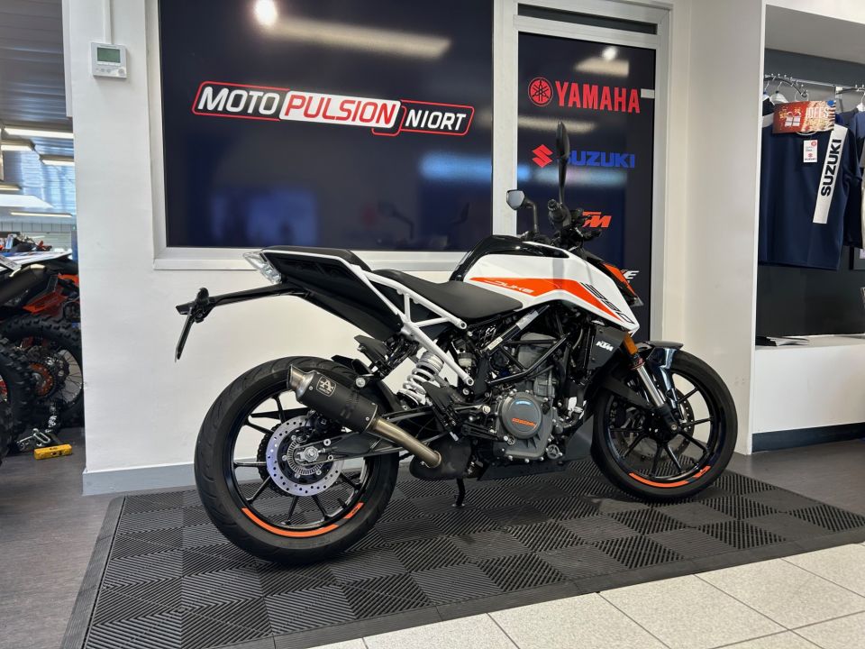 KTM 390 DUKE 4