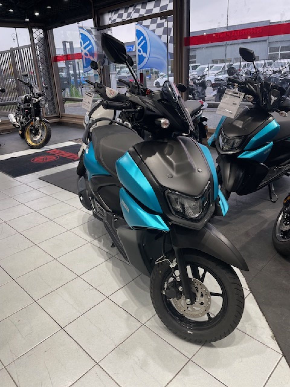 YAMAHA RayZR 125 4