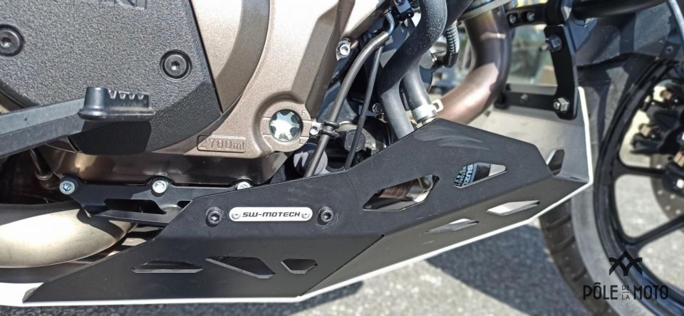 SUZUKI DL 1050 V STROM DARK RALLY N°6/11 4