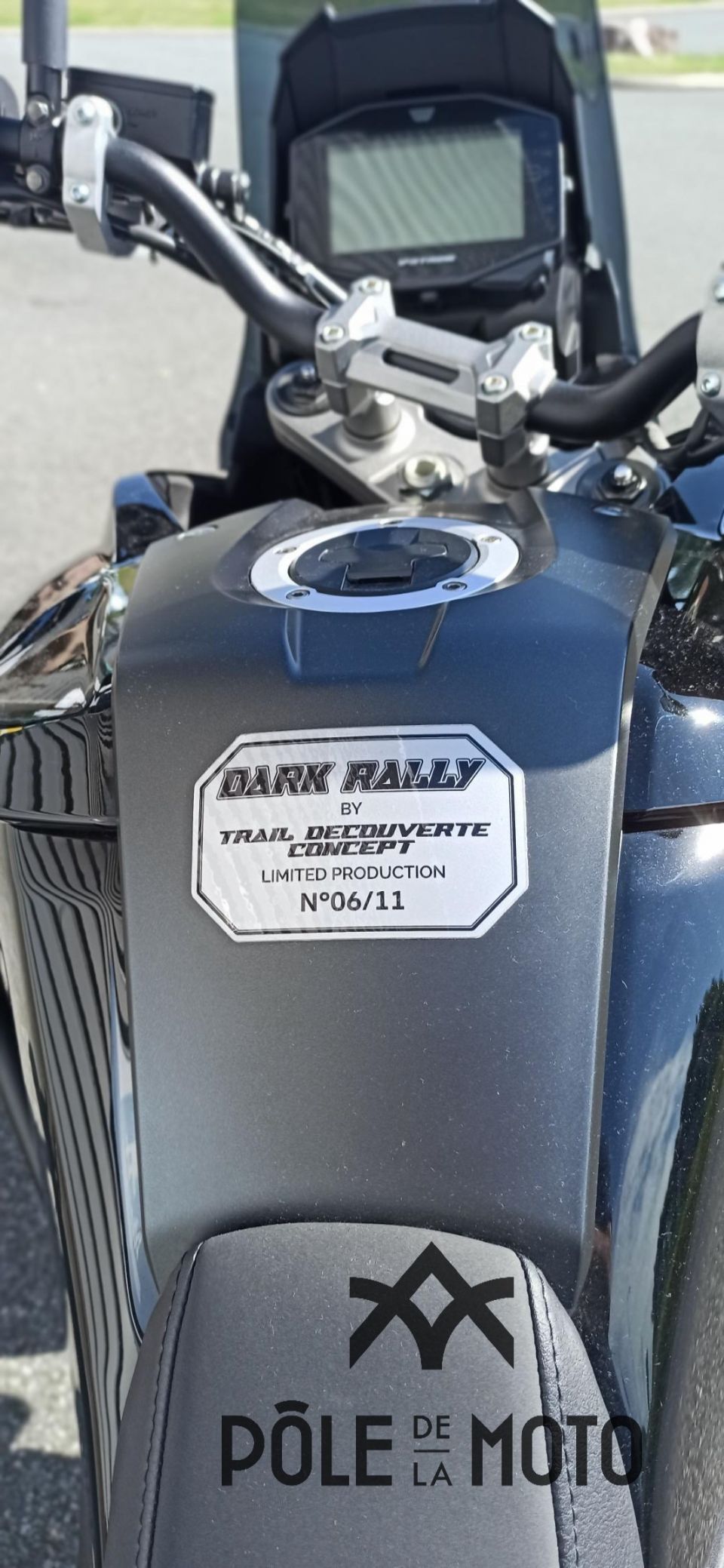 SUZUKI DL 1050 V STROM DARK RALLY N°6/11 4