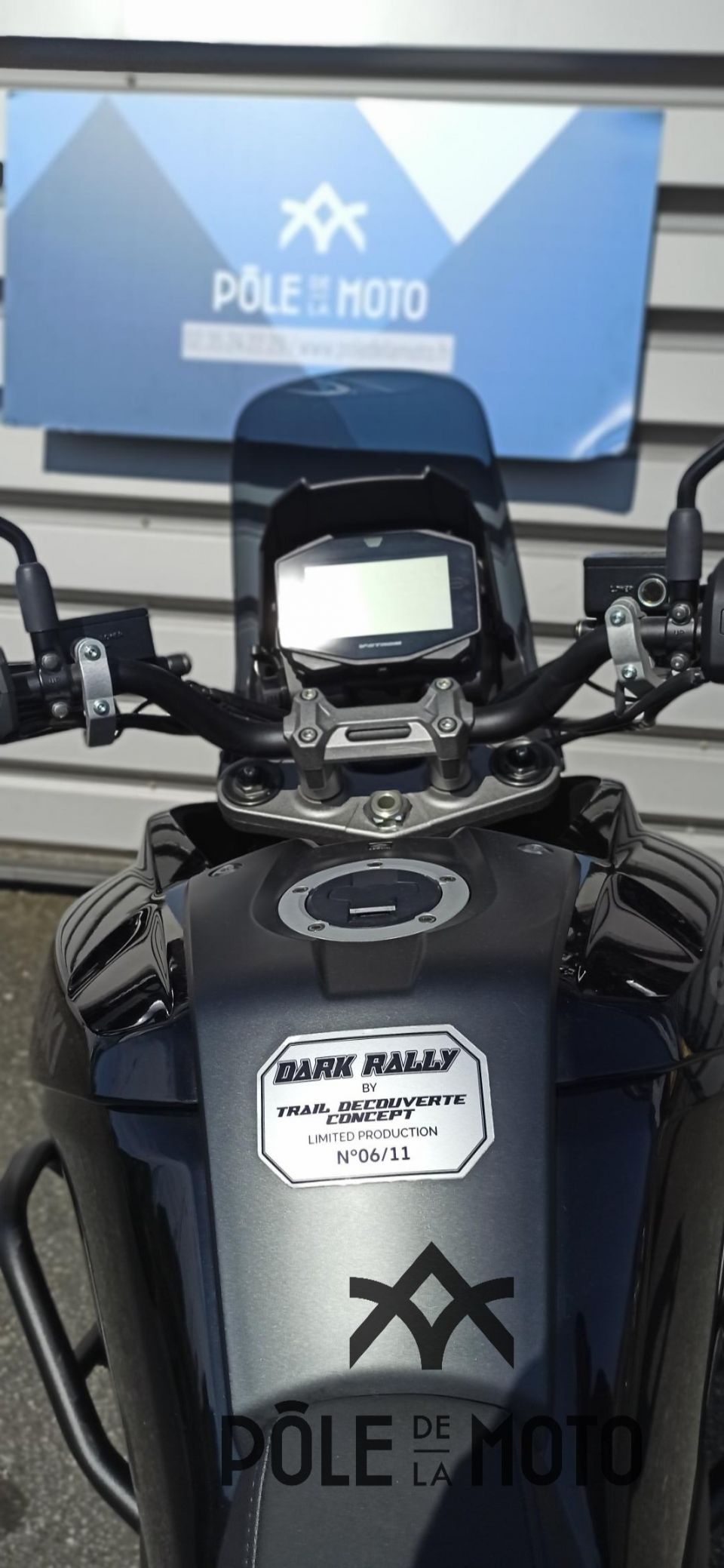 SUZUKI DL 1050 V STROM DARK RALLY N°6/11 4
