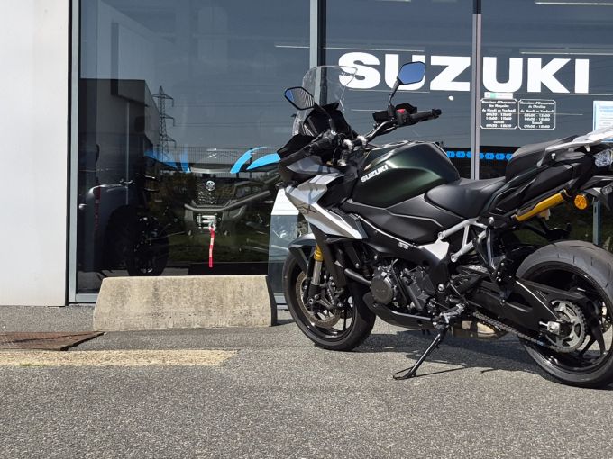 SUZUKI GSX-S 1000 GX 4