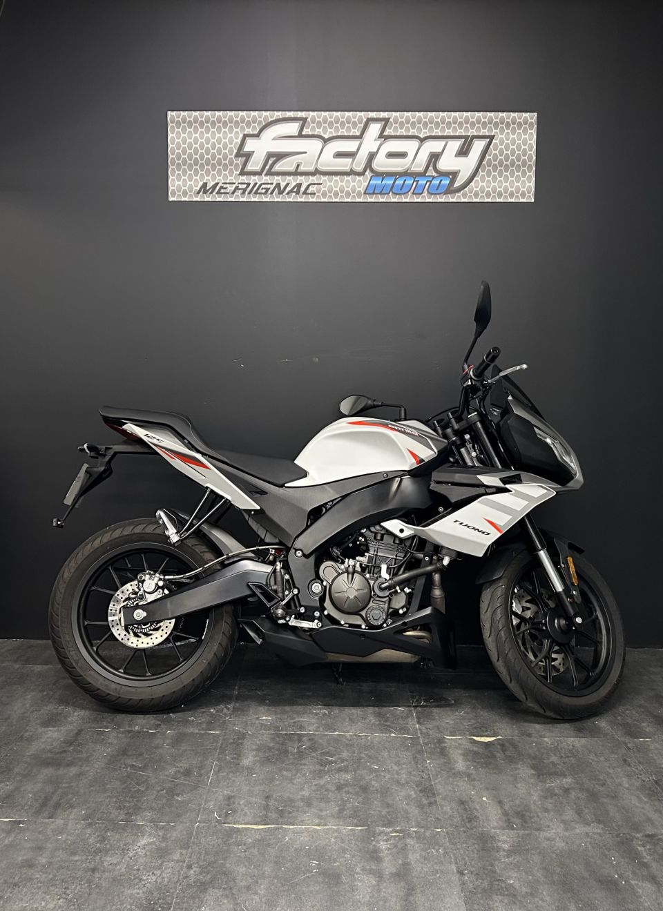 APRILIA TUONO 125 ABS 4