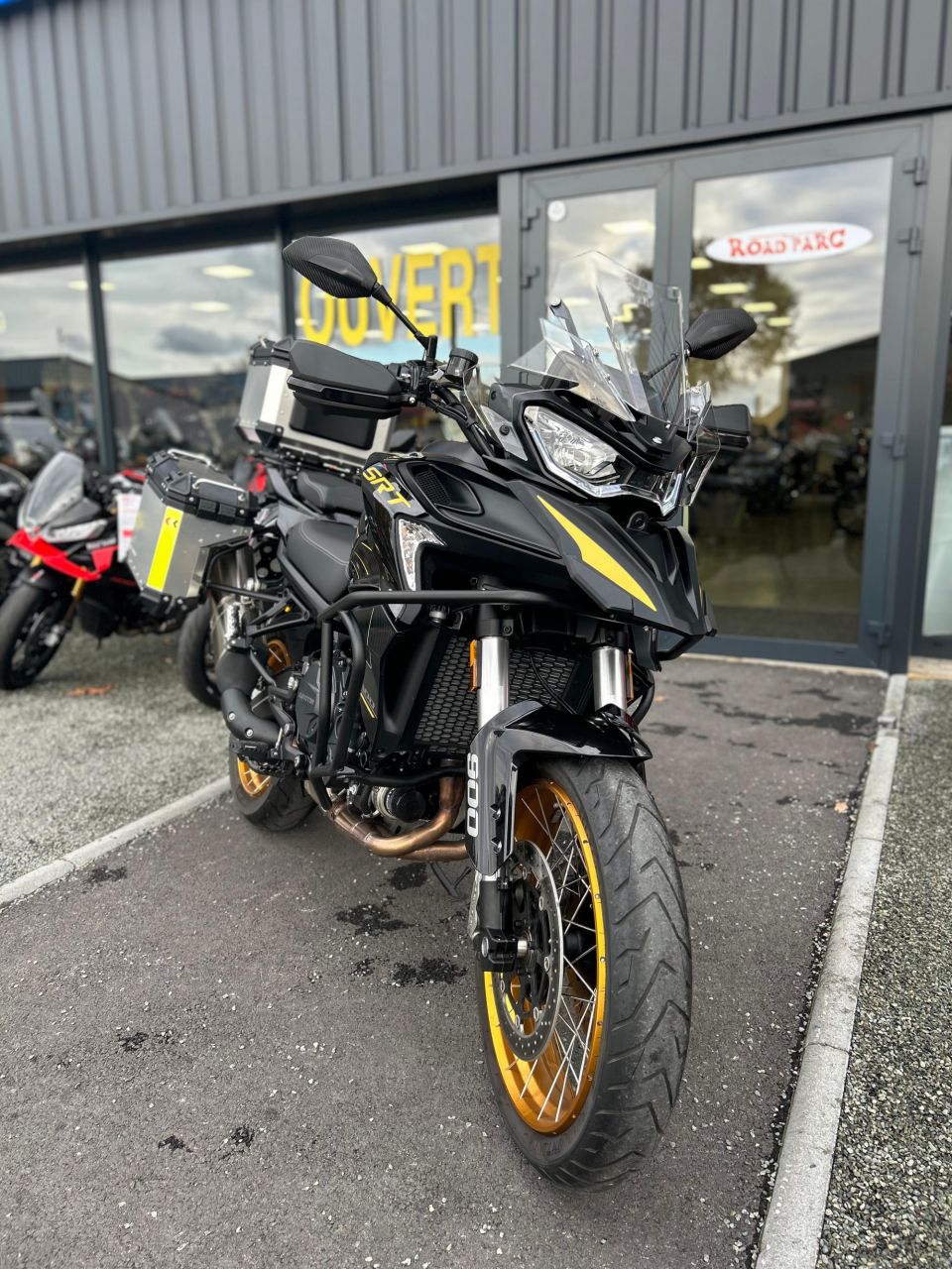 QJ MOTOR SRT 900 SX Touring 4