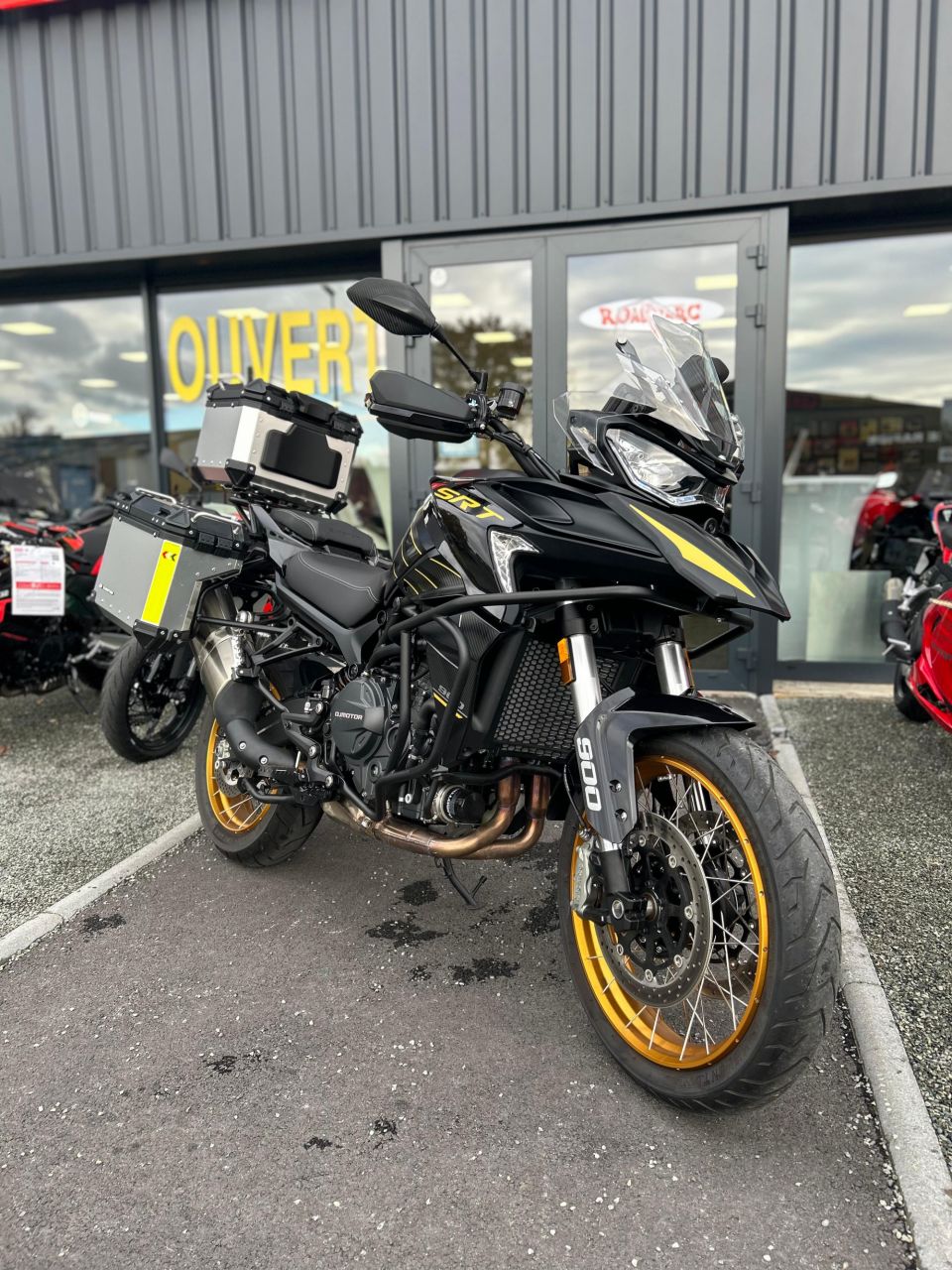 QJ MOTOR SRT 900 SX Touring 4