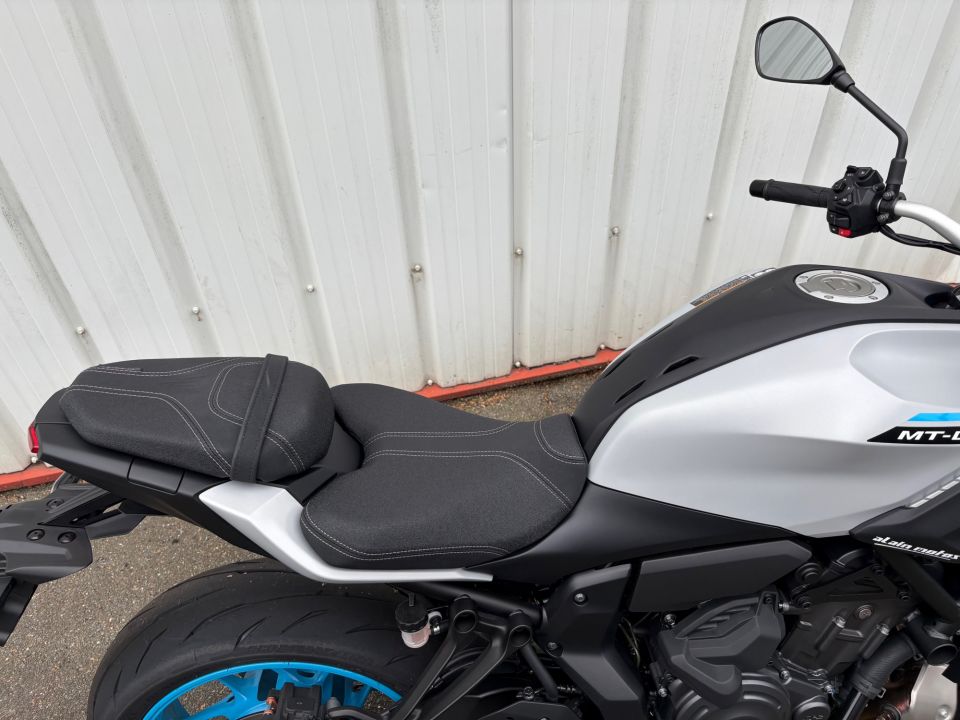 YAMAHA MT-07 Y-AMT 4