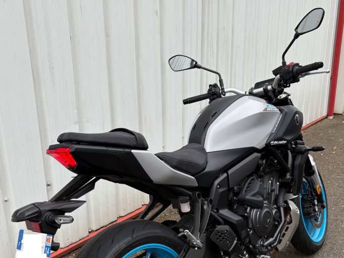 YAMAHA MT-07 Y-AMT 4