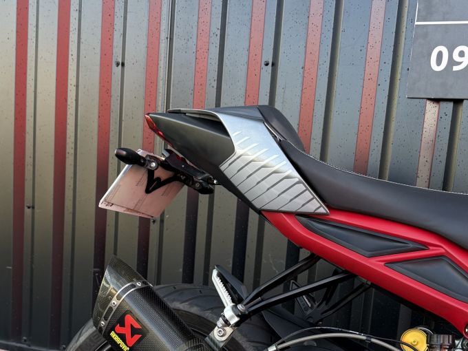 TRIUMPH STREET TRIPLE 765 RS 4