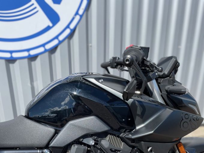 SUZUKI GSX-8S A2 4