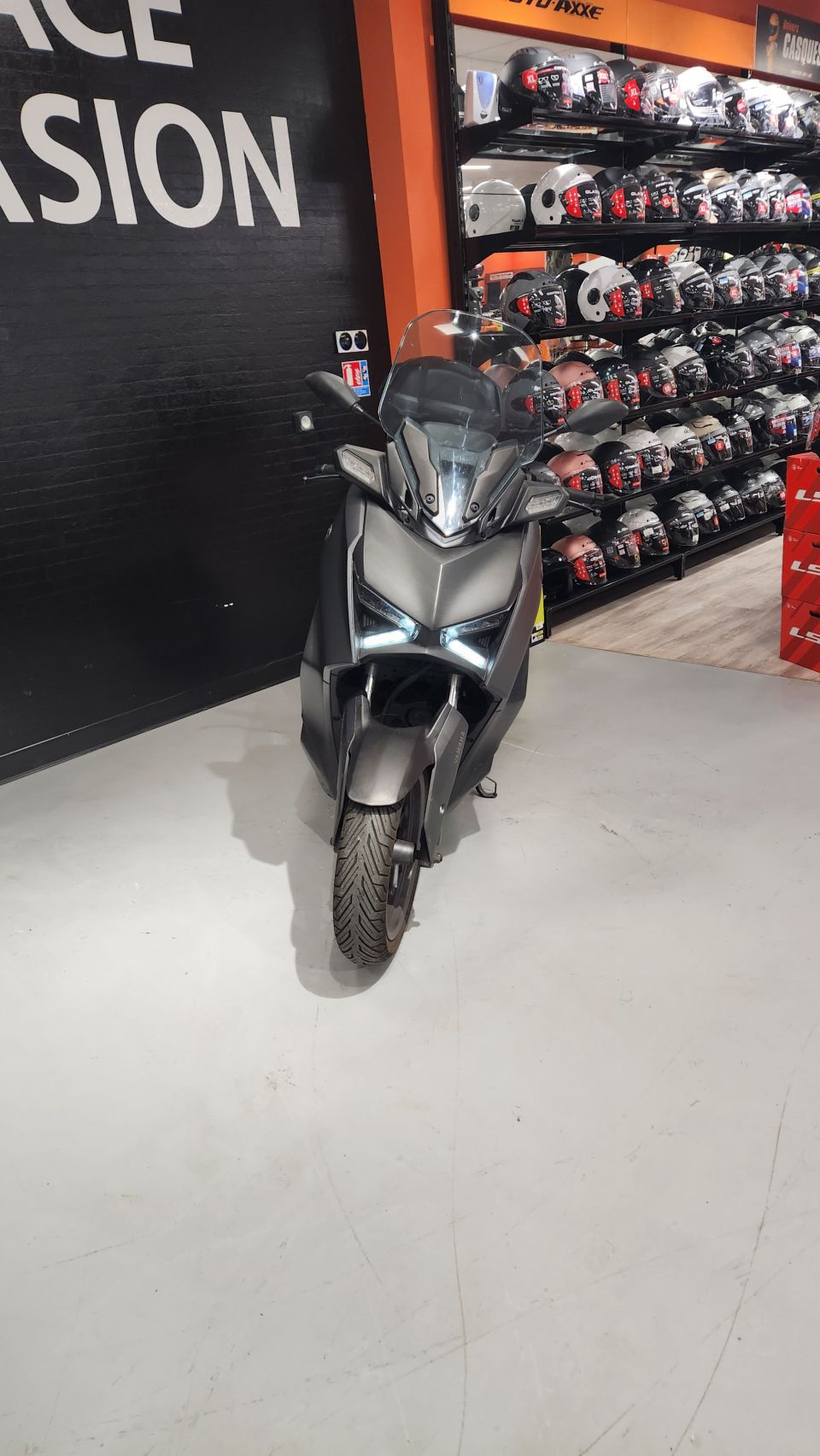 YAMAHA X-MAX 125 4