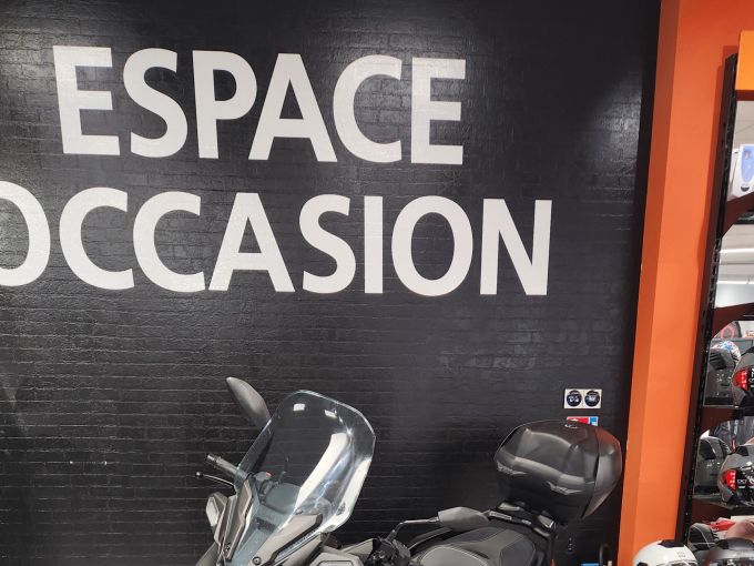 YAMAHA X-MAX 125 4