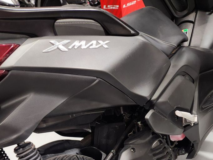 YAMAHA X-MAX 125 4