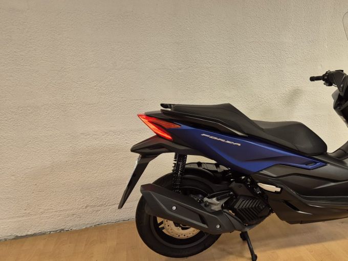 HONDA NSS FORZA 125 4