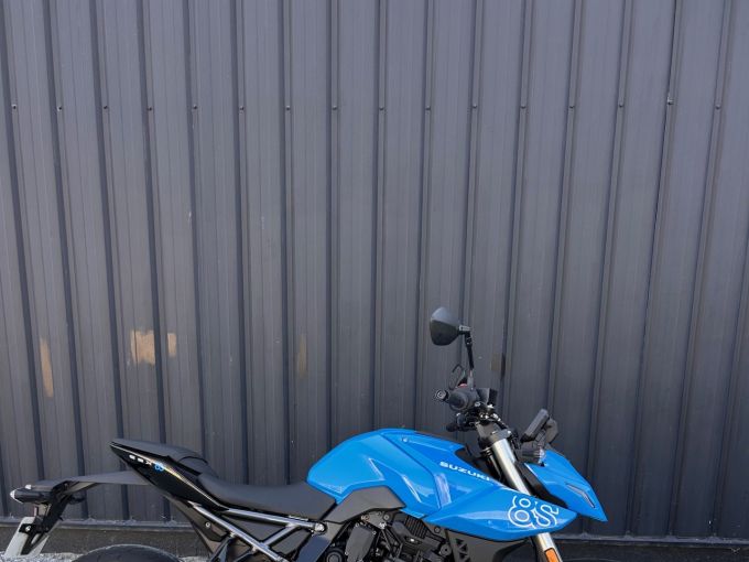 SUZUKI GSX-8S A2 4