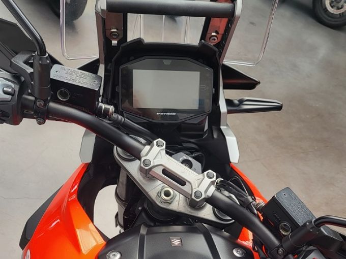 SUZUKI DL V-STROM 1050XT 4