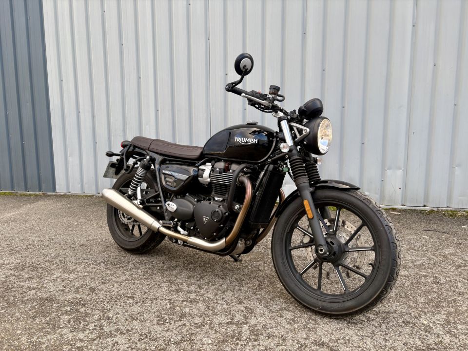 TRIUMPH STREET TWIN  900 4